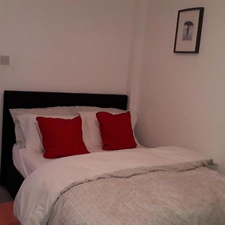 Cosy London Holiday Home מראה חיצוני תמונה