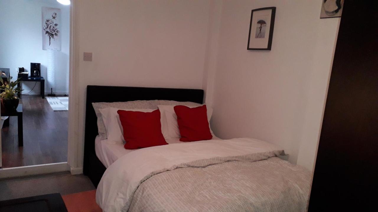 Cosy London Holiday Home מראה חיצוני תמונה