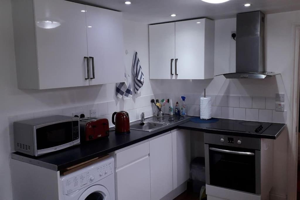 Cosy London Holiday Home מראה חיצוני תמונה