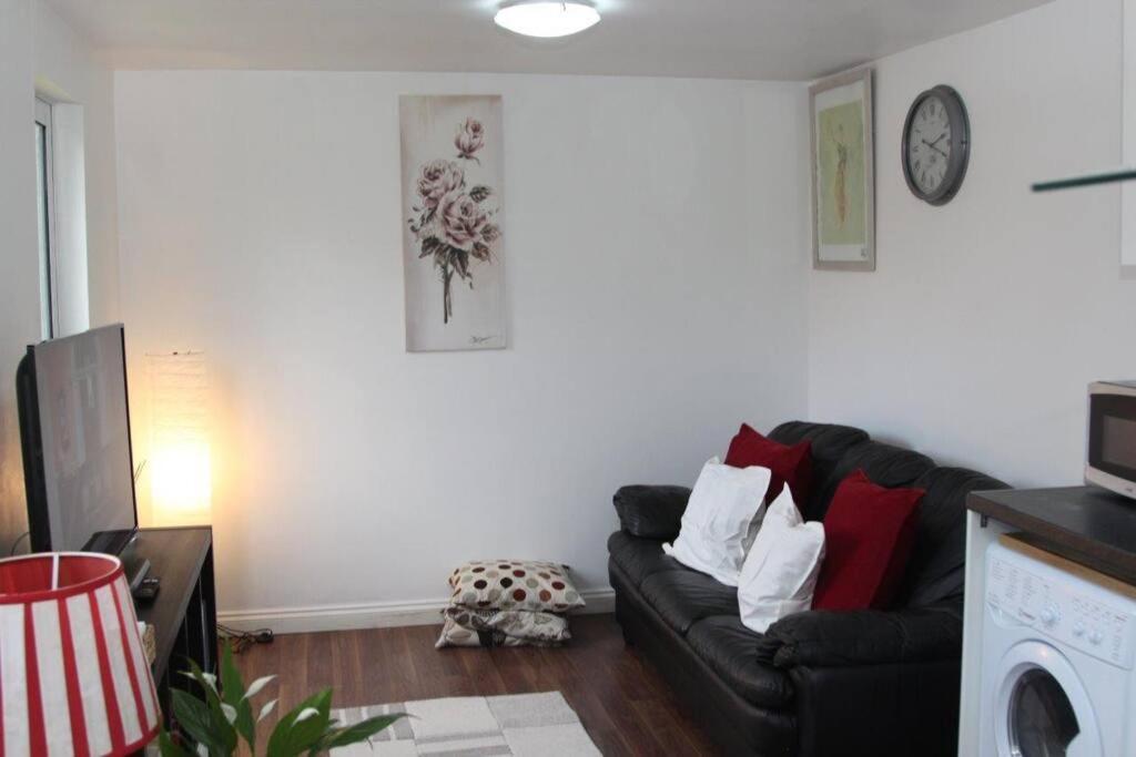 Cosy London Holiday Home מראה חיצוני תמונה